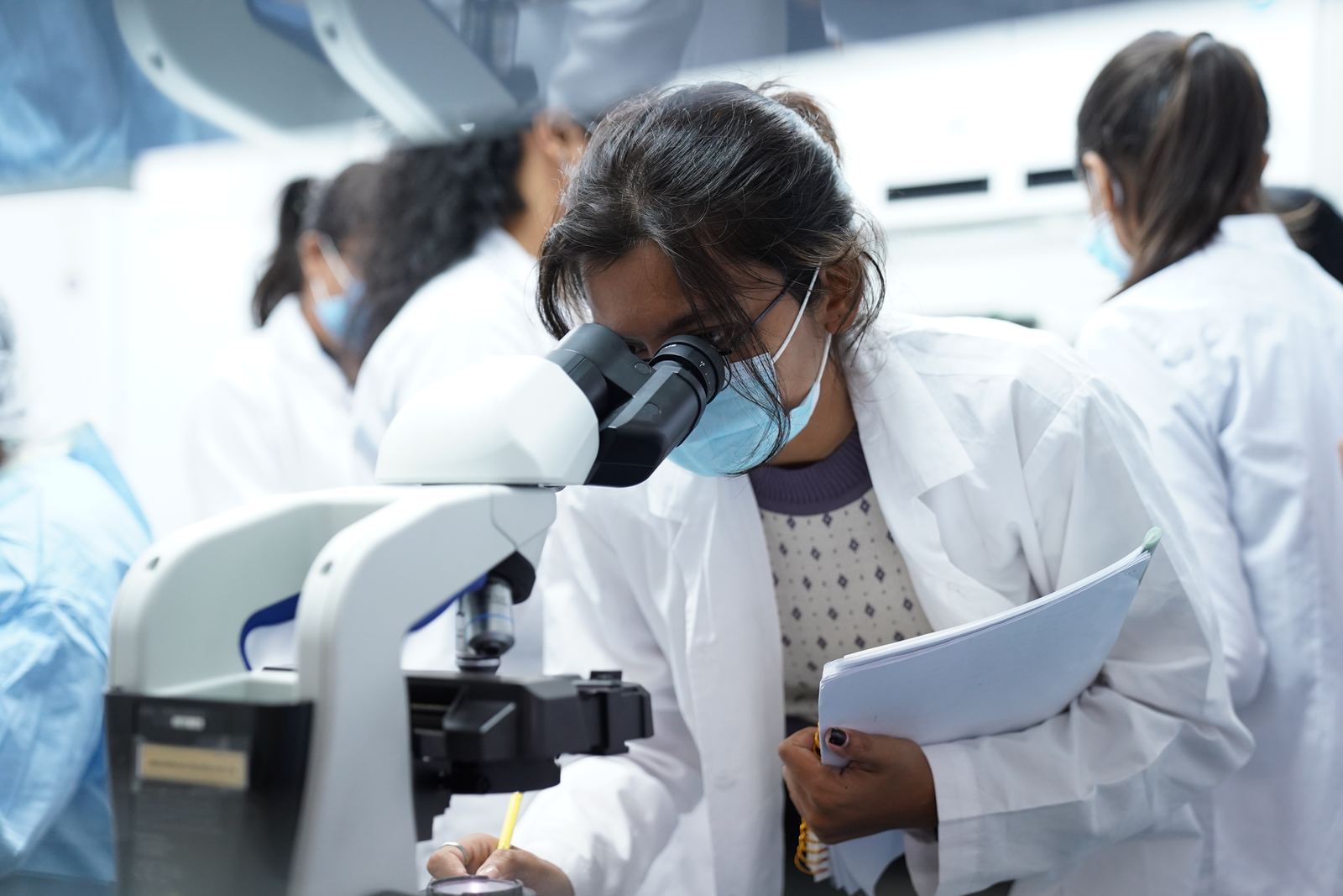 Students in the laboratory at UCT